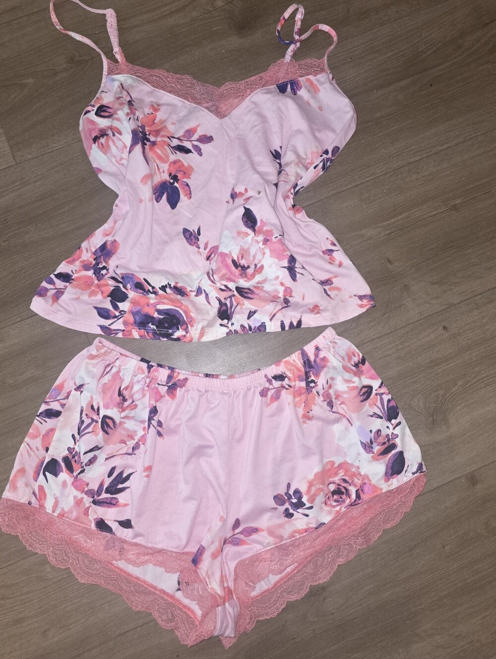 Secret treasures Women's medium new no tags floral pink lace trim pj set